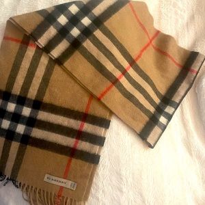 Classic print cashmere Burberry scarf